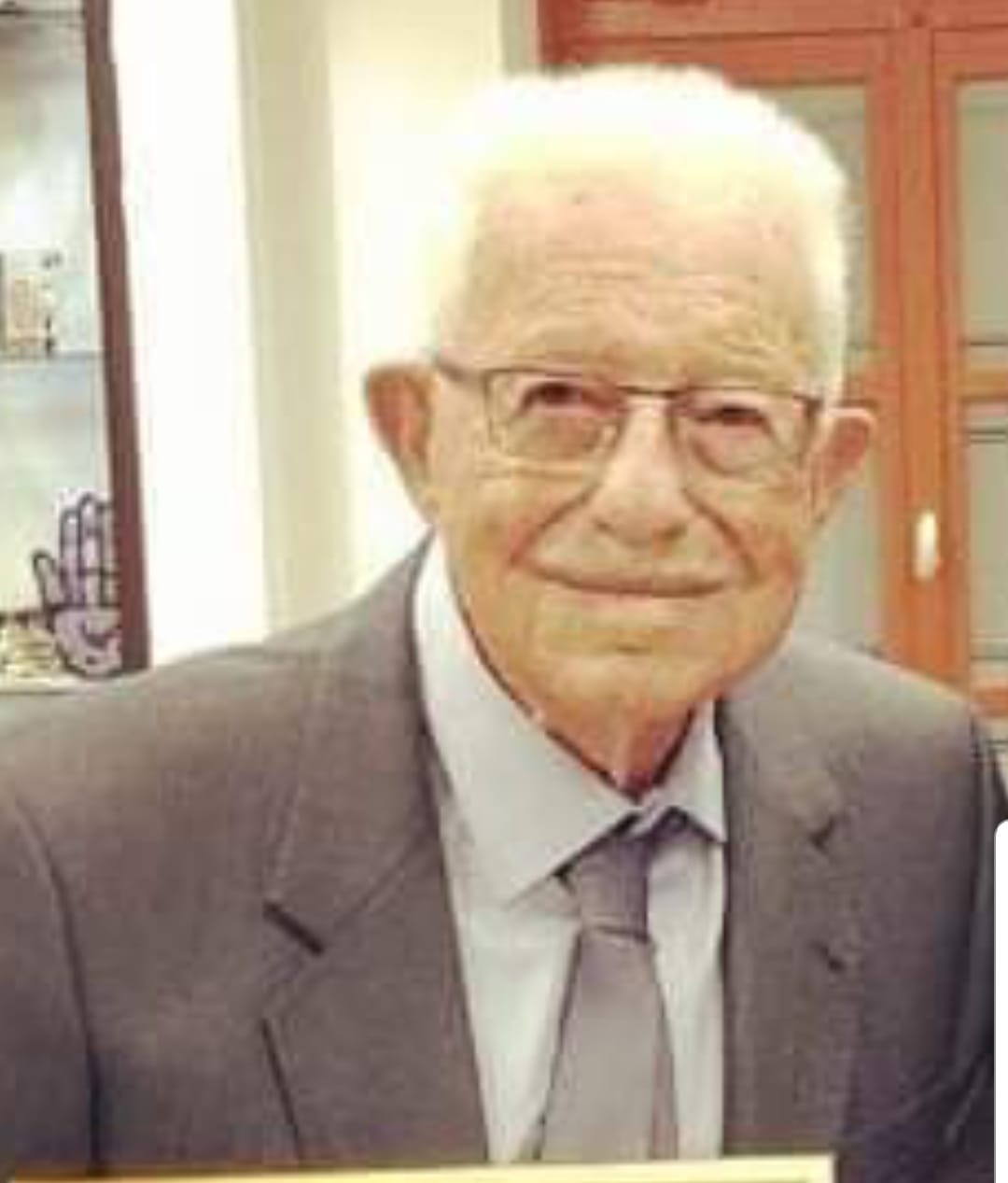 Read more about the article ותיק העיר לאון ניסים, נפטר בשבת כשהוא בן 102