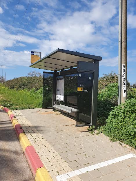 Read more about the article כפר סבא: הוצבו סככות בתחנות האוטובוס ברחבי העיר