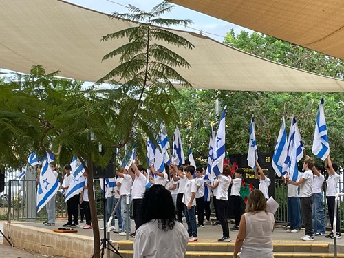 בתי הספר בכפר סבא ציינו את השבעה באוקטובר בהתאם לגיל התלמידים