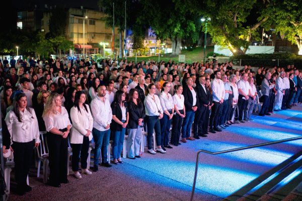 Read more about the article כפר סבא מתייחדת עם זכר ששת מיליוני היהודים שנרצחו בשואה