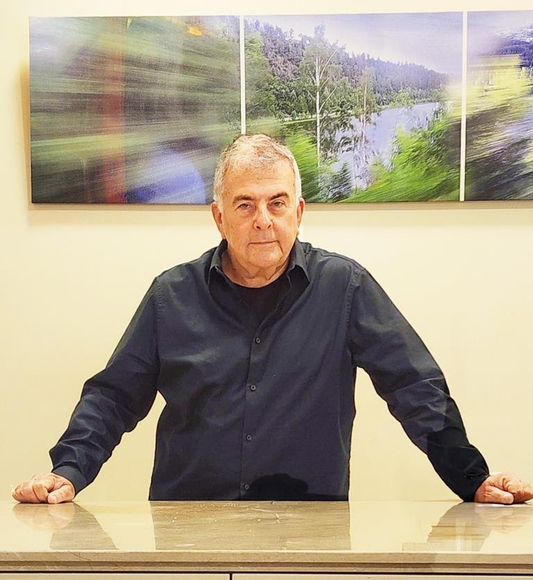 Read more about the article תערוכת צילום ב"הרף עין" האומן ירון אשכולות