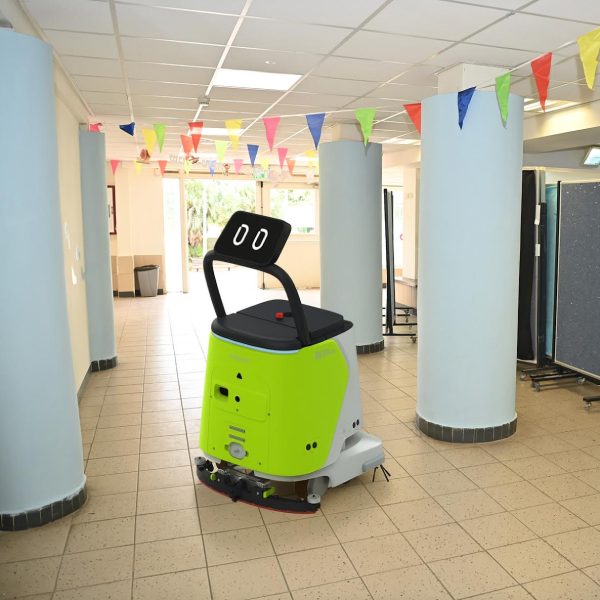 Read more about the article לראשונה בארץ: עיריית הרצליה תכניס רובוטים מנקים לבתי הספר בעיר