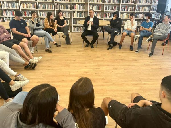 Read more about the article שלושה תיכונים בכפר סבא – תיכון כצנלסון, בית הספר הדמוקרטי ואולפנת אמנה – זכו בתגמול הצטיינות של משרד החינוך