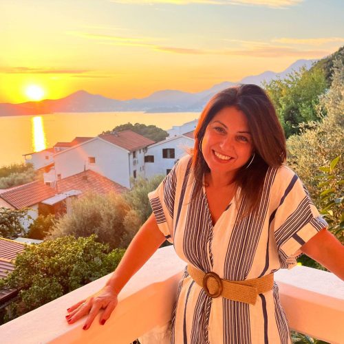 Read more about the article ברכות חמות לעוזרת ראש העיר, אחת הנשים העסוקות, יעילות, שקדניות וזריזות, מעיין גלוזברג, החוגגת יום הולדת