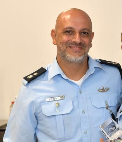 Read more about the article רגע לפני יום כיפור, בחרנו את מפקד תחנת משטרת כפר סבא והשוטרים שלידו כאנשי השנה של אתר החדשות המוביל השרון פוסט