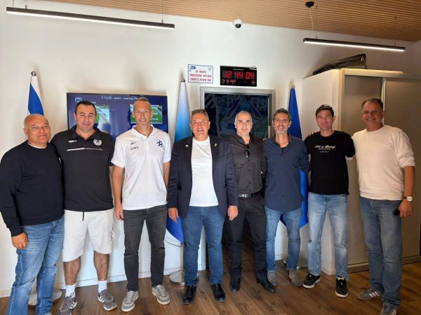 Read more about the article "יכולים לשנות מסלול חיים שלם": חה"כ סימון דוידסון ("יש עתיד") ביקר השבוע בכפר הנוער הימי "מבואות ים"