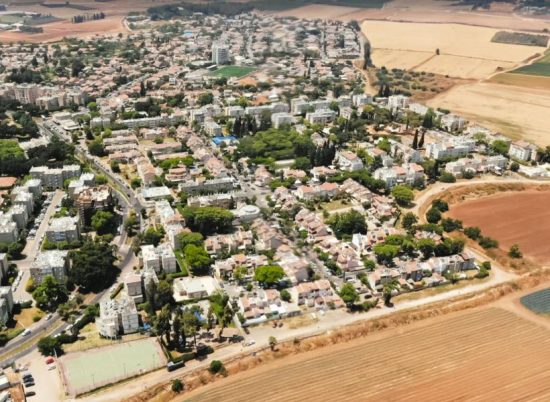 צעד משמעותי נוסף בהתחדשות שכונת יוספטל ובשורה לתושבים: אושרה במועצת העיר כפר סבא תוכנית ההתחדשות לשכונה לקידום בוותמ"ל