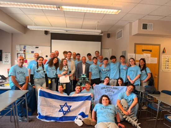 הישג בין-לאומי מרשים לנבחרת הרובוטיקה העירונית של כפר סבא: מקום שני בתחרות היוקרתית בשיקגו