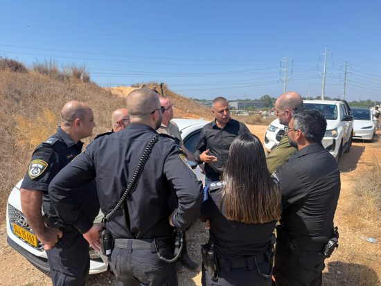 ראש העיר כפר סבא רפי סער קיים הערכת מצב עם כוחות הביטחון באזור קו התפר בעקבות חשיפת המנהרה בקלקיליה